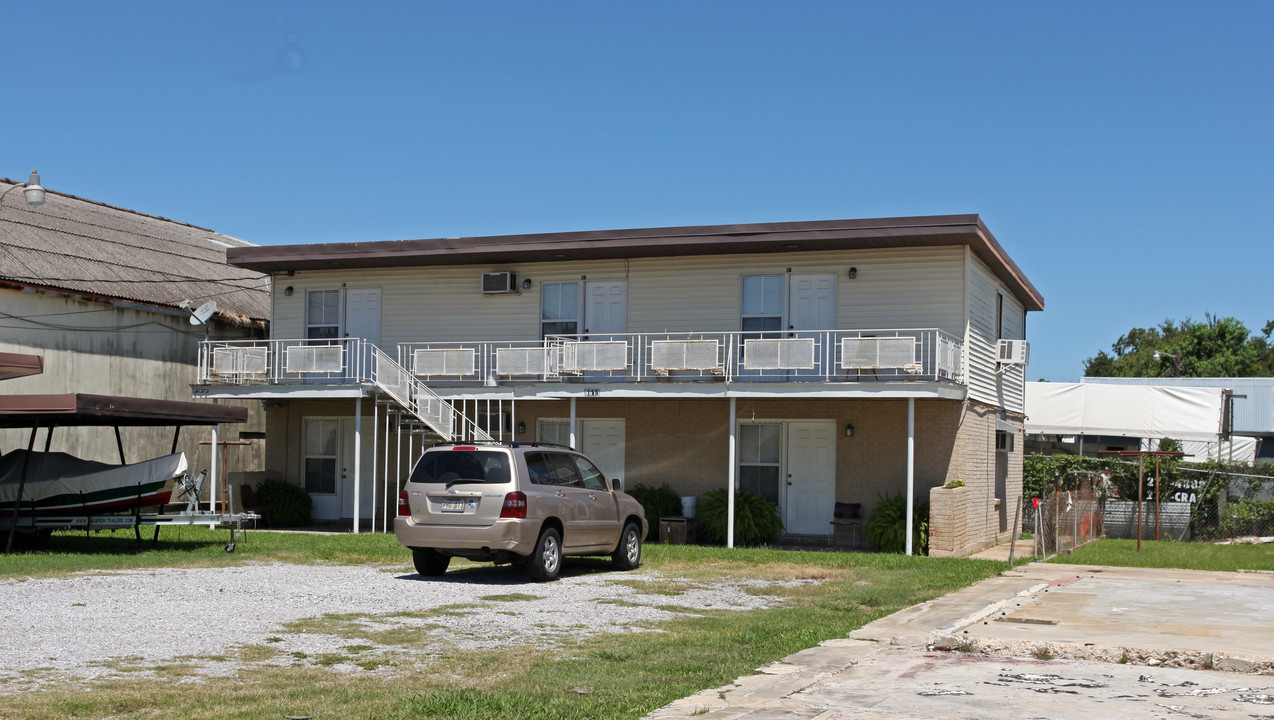 6611 St Claude Ave in Arabi, LA - Building Photo