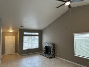 1612 Giammona Ct in Modesto, CA - Building Photo - Building Photo