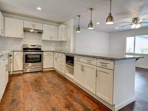 1376 Ala Kula St in Hilo, HI - Building Photo - Building Photo