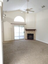 137 Marsh Edge Ln in Savannah, GA - Foto de edificio - Building Photo