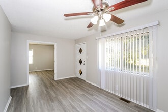 2050 Morning Dr in Augusta, GA - Foto de edificio - Building Photo