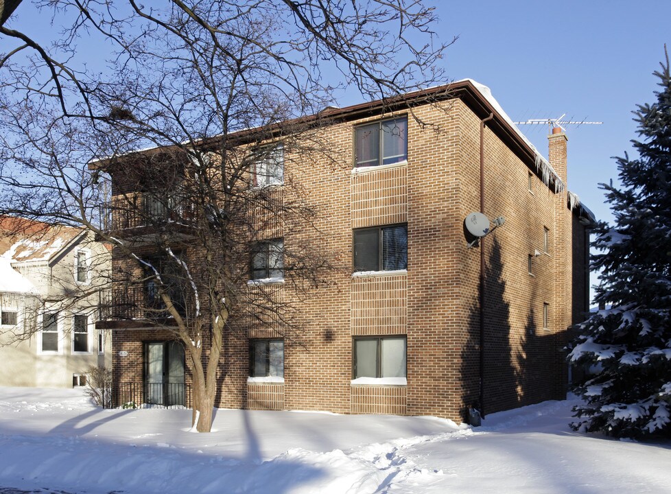 415-419 Alles St in Des Plaines, IL - Building Photo