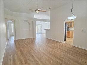 4702 Ramshead Dr in Valrico, FL - Building Photo - Building Photo