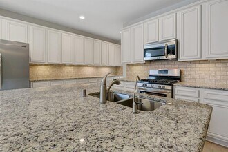 14019 S Wind Cave Ct in Conroe, TX - Building Photo - Building Photo