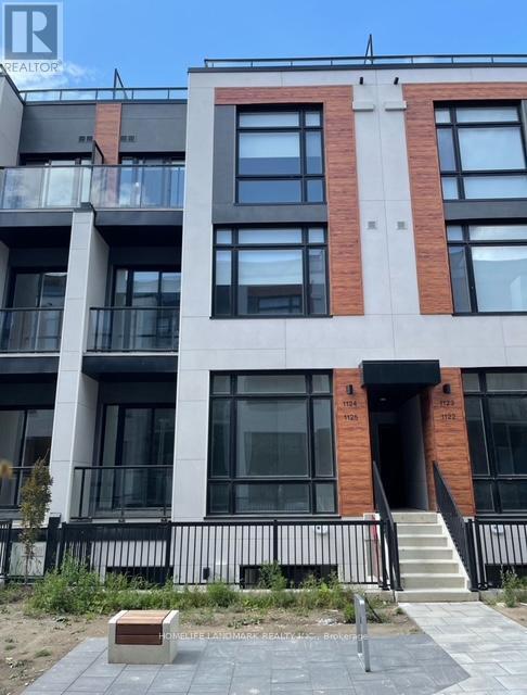 12 David Eyer Rd in Richmond Hill, ON - Building Photo - Building Photo