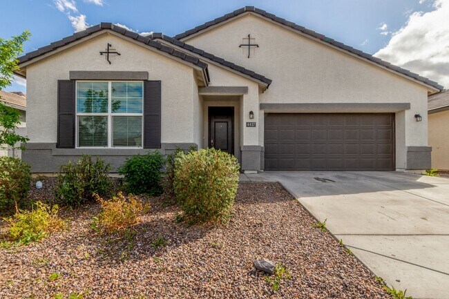 4437 W Magdalena Ln in Phoenix, AZ - Building Photo - Building Photo