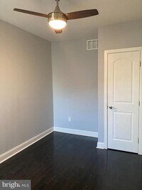 1919 Hoffman St photo'