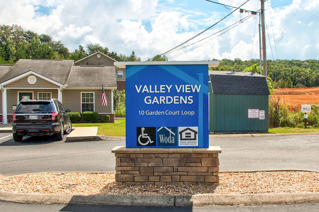 Valley View Gardens in Dunlap, TN - Building Photo