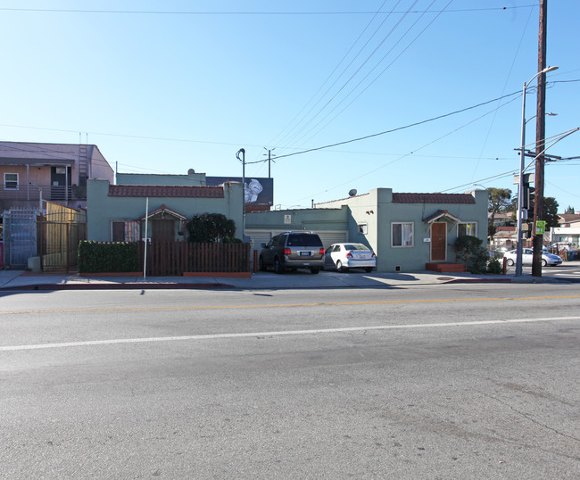 1266-1280 N Virgil Ave in Los Angeles, CA - Foto de edificio - Building Photo