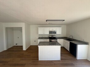 172 Cloverbrook Dr in Harvest, AL - Building Photo - Building Photo