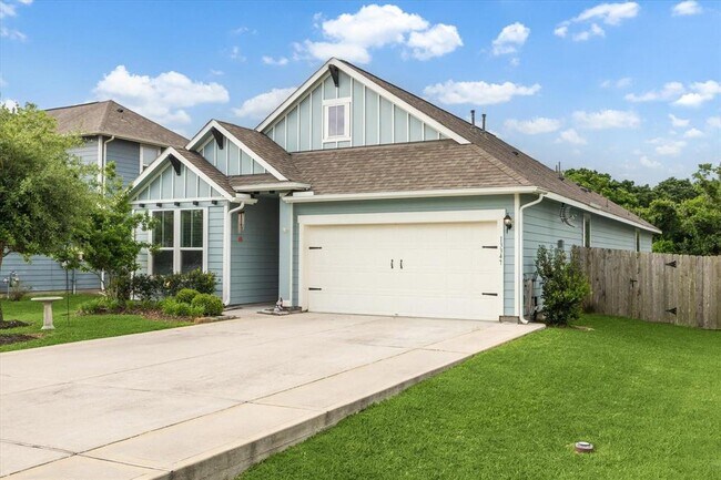 13347 Pecan Trails Dr in Santa Fe, TX - Building Photo - Building Photo