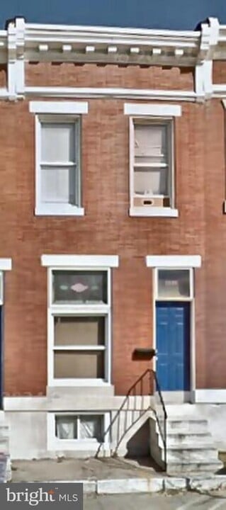 2940 E Fayette St in Baltimore, MD - Building Photo