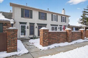 41070 Southwind Dr in Canton Township, MI - Building Photo