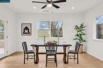 1866 Elkwood Dr in Concord, CA - Foto de edificio - Building Photo