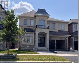 51 Bridgepointe Ct in Aurora, ON - Building Photo