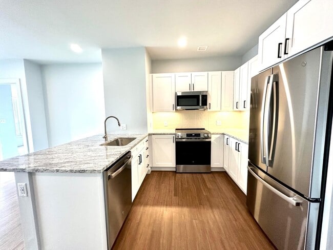 45 E Central St in Natick, MA - Foto de edificio - Building Photo