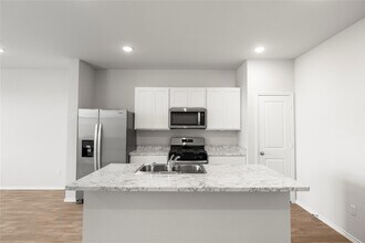 131 Kendall Ln, Unit 701 N Hollywood Way  #206 in Maxwell, TX - Building Photo - Building Photo