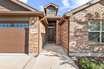 9224 Herringbone Dr in Fort Worth, TX - Building Photo - Building Photo