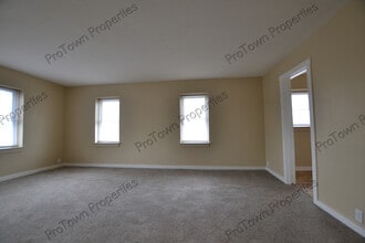 120 E North St, Unit B1 in Manhattan, IL - Foto de edificio - Building Photo