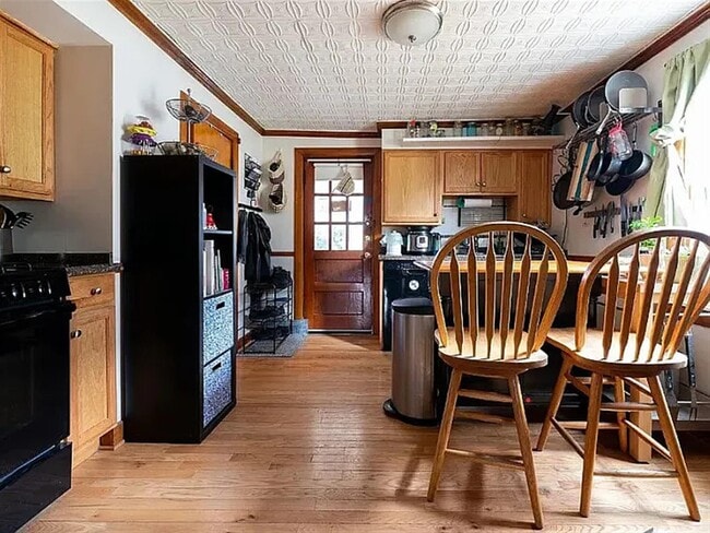 property at 17 Montgomery St