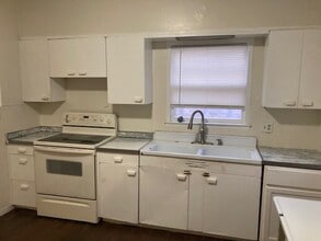 812 N Minnesota Ave in Hastings, NE - Foto de edificio - Building Photo