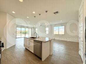 6908 S 12th Way in Phoenix, AZ - Building Photo - Building Photo