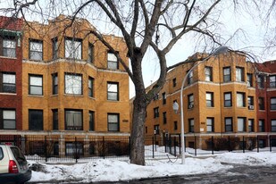 2631-2637 N Spaulding Ave in Chicago, IL - Building Photo