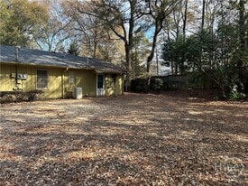 627 Epps Bridge Pkwy in Athens, GA - Building Photo
