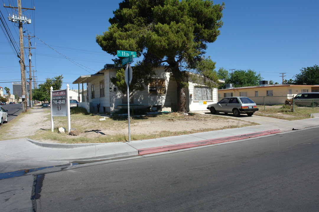 1011 E Bridger Ave in Las Vegas, NV - Building Photo