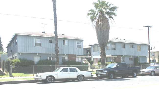 6955-6961 Fulton Ave in North Hollywood, CA - Foto de edificio - Building Photo