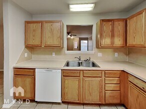 526 N Brentwood Ave in Lubbock, TX - Foto de edificio - Building Photo