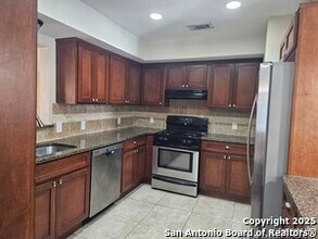311 Eland Dr in San Antonio, TX - Building Photo - Building Photo