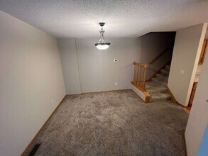 1049 Lovell Ln N in Roseville, MN - Building Photo - Building Photo