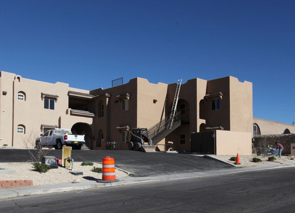 Majestic Ridge Apartments in Las Cruces, NM - Building Photo