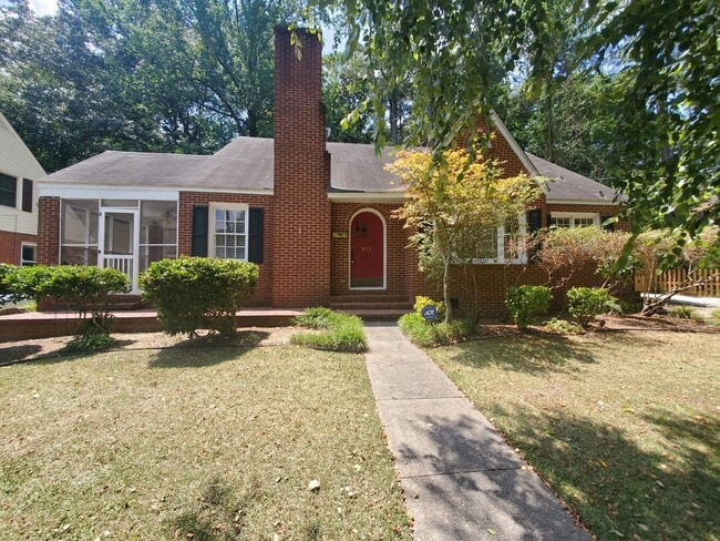 property at 915 Norwood St