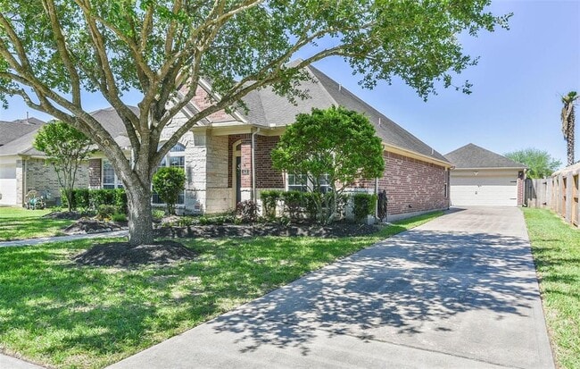 property at 419 Laddingford Ln