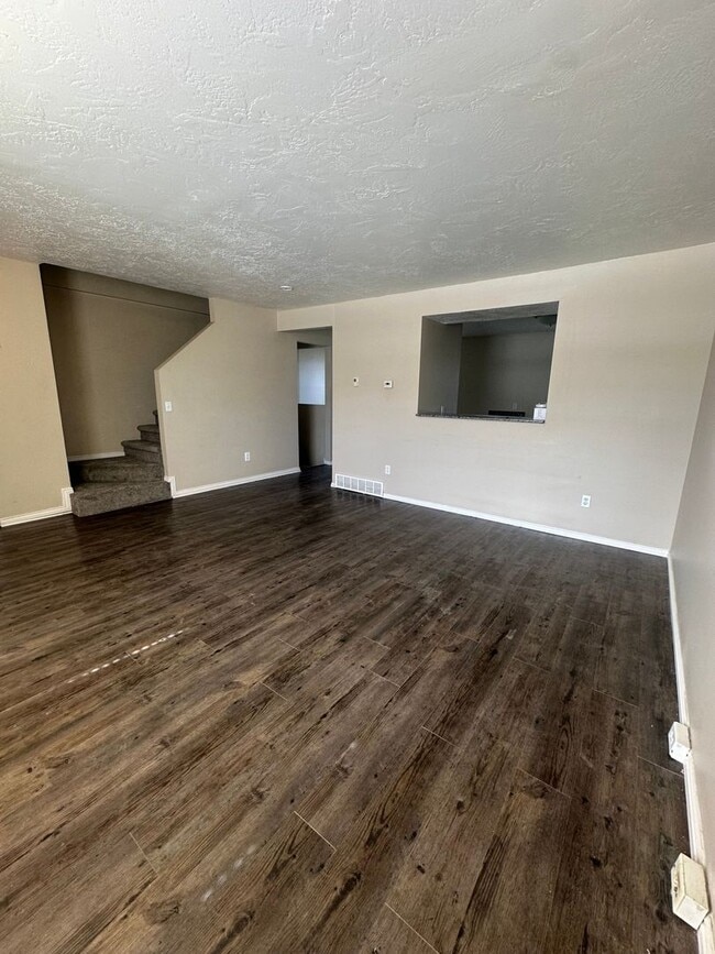 5736 Loch Raven Ct in West Valley City, UT - Building Photo - Building Photo