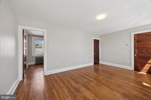 241 Haverford Ave in Narberth, PA - Building Photo