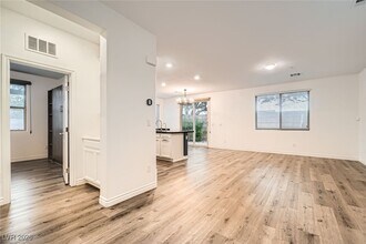 1009 Bluebell Brook St in Henderson, NV - Building Photo - Building Photo