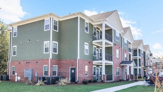 West Pine Residences in Sylvester, GA - Building Photo