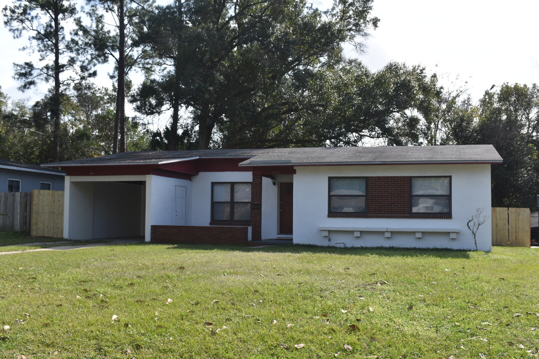 5222 shirley ave in Jacksonville, FL - Building Photo