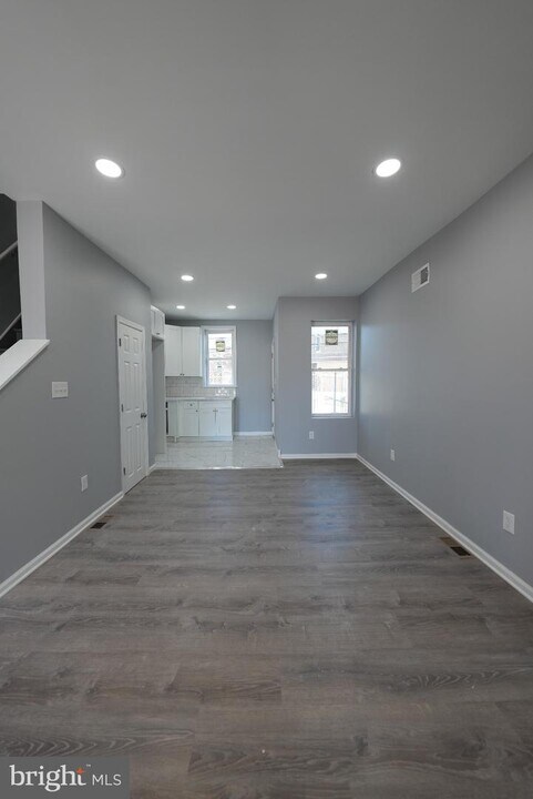 2665 N Douglas St Photo