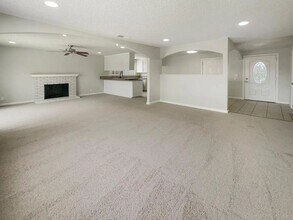 5921 Hillsdale Blvd in Sacramento, CA - Building Photo - Building Photo