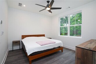 1815 Gotham Ln NE in Atlanta, GA - Foto de edificio - Building Photo