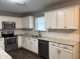 9011 King Ranch Dr in Aubrey, TX - Building Photo