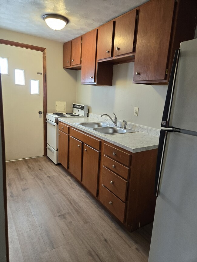 1301 Grace St, Unit 3 in Winona Lake, IN - Building Photo - Building Photo