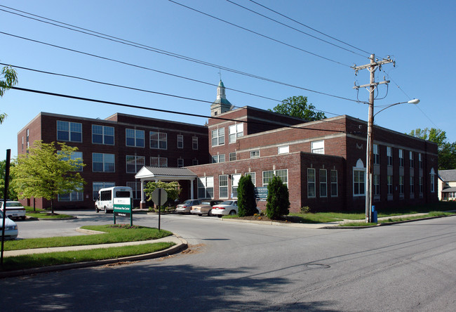 Rittenhouse School Apartments in Norristown, PA - Foto de edificio - Building Photo