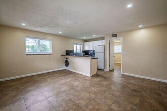750 SW 2nd St in Fort Lauderdale, FL - Building Photo - Building Photo