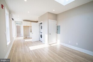 720 N Preston St in Philadelphia, PA - Building Photo