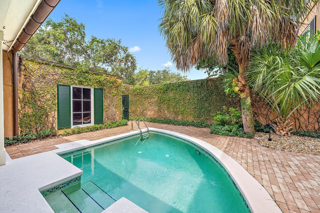 11627 SE Florida Ave in Hobe Sound, FL - Building Photo